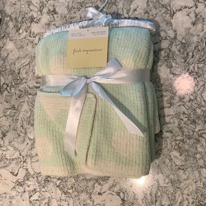 Baby Blanket - BRAND NEW - super soft, knit